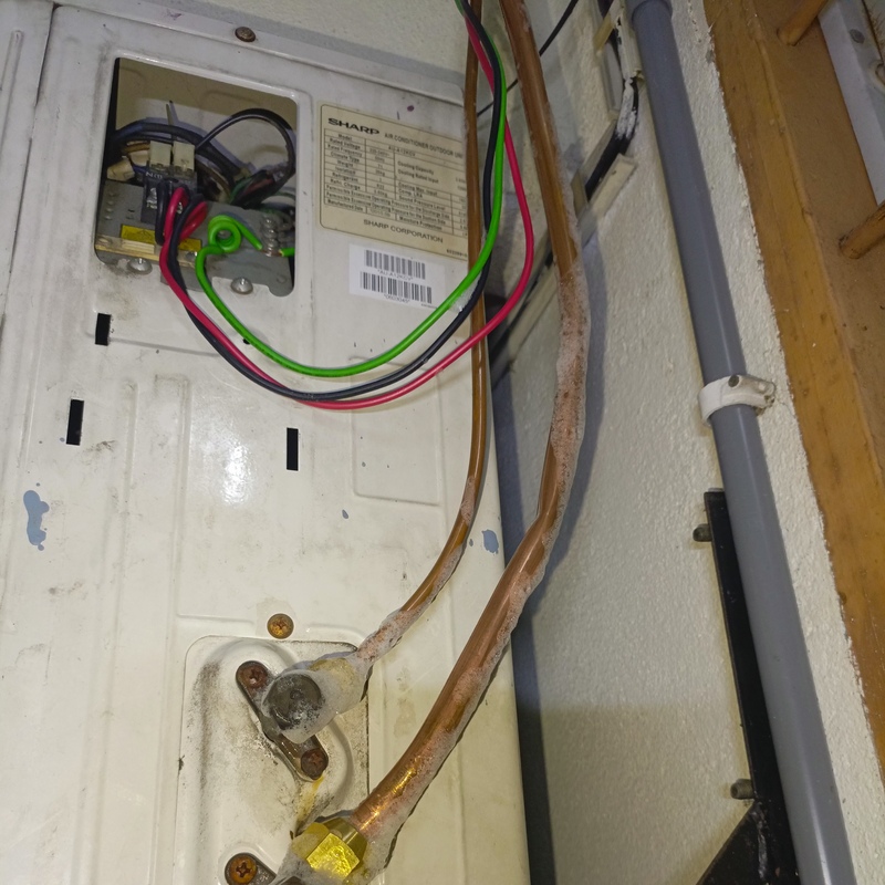 Air Conditioning Outdoor Unit leak check